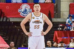 老将不容易！韩德君带伤出战半场6分钟5犯 仅2板2助