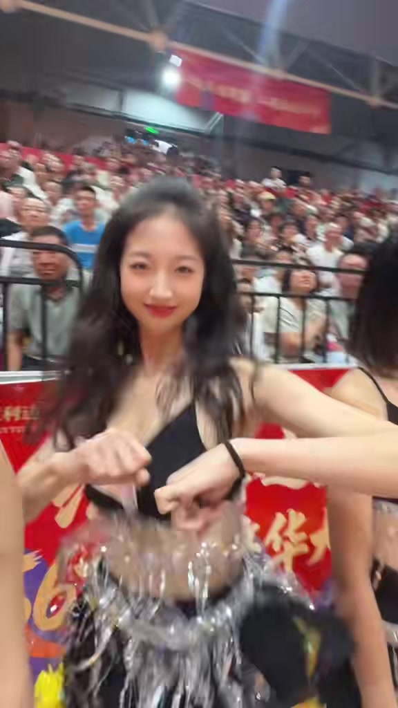 皇冠体育app-山西主场啦啦队晒舞蹈视频：虽然分不清南北 但是美得有点东西