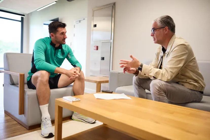 毕包后卫：防守稳定是最珍贵的，亚马尔发挥实在惊人