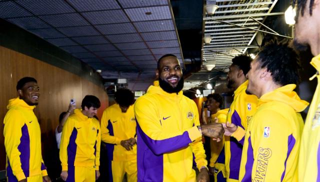 皇冠体育app-湖人瘦身14+3名单提前出炉！詹皇第21季启航冲冠